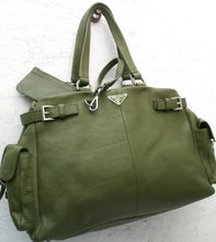 Handbag (Prada)